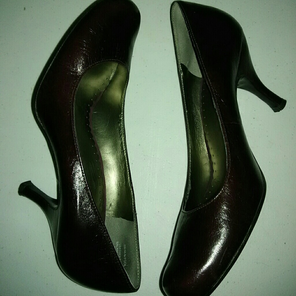 Shoes - Picture 4 of 4